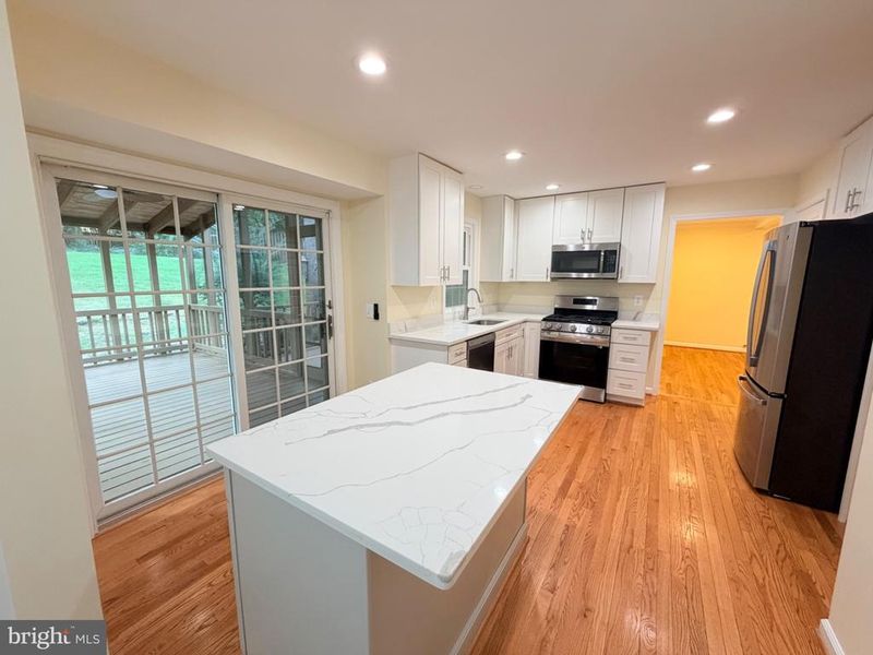 8853 Applecross Ln, Springfield, VA 22153