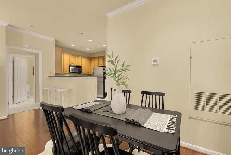 2301 25th St S #4-205, Arlington, VA 22206