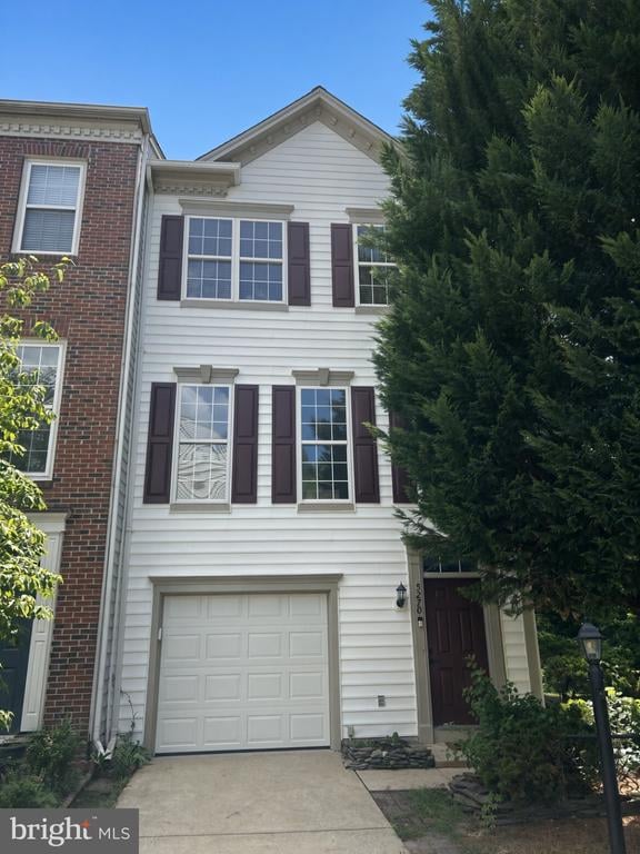 5270 Kestrel Crossing Dr, Alexandria, VA 22312
