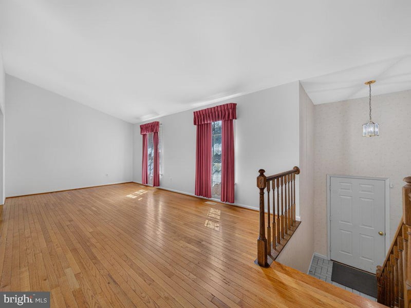 9734 Zimbro Ave, Manassas, VA 20110