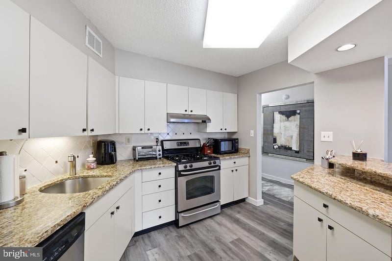 5225 Pooks Hill Rd #1401N, Bethesda, MD 20814
