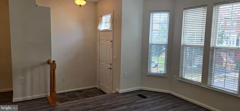 14610 Indian Summer Ct, Centreville, VA 20120