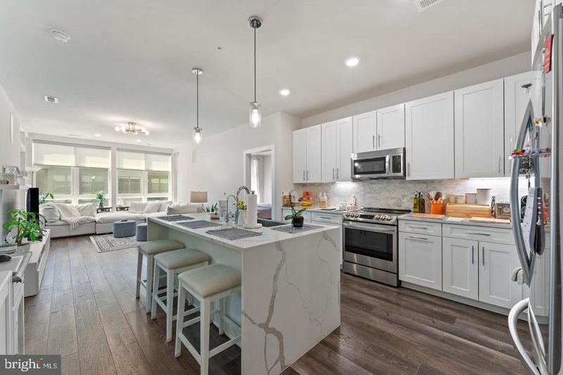 1761 Old Meadow Rd #420, Mclean, VA 22102