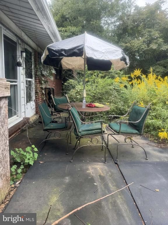 4519 Roundhill Rd, Alexandria, VA 22310