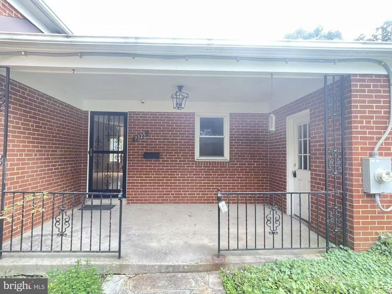7325 Radcliffe Dr, College Park, MD 20740