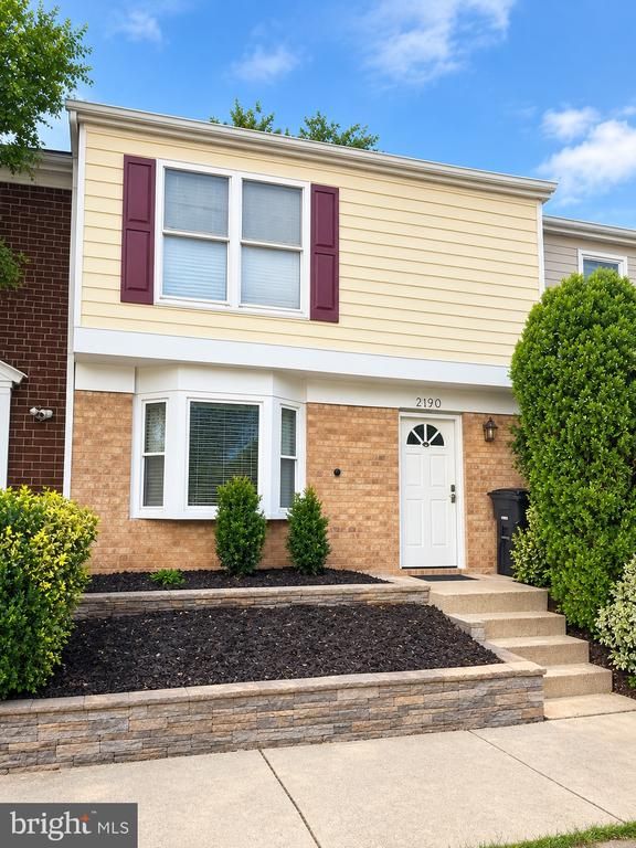 2190 Monaghan Dr, Herndon, VA 20170