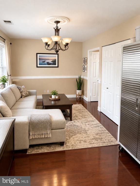 2190 Monaghan Dr, Herndon, VA 20170