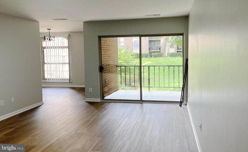 3322 Woodburn Village Dr #24, Annandale, VA 22003