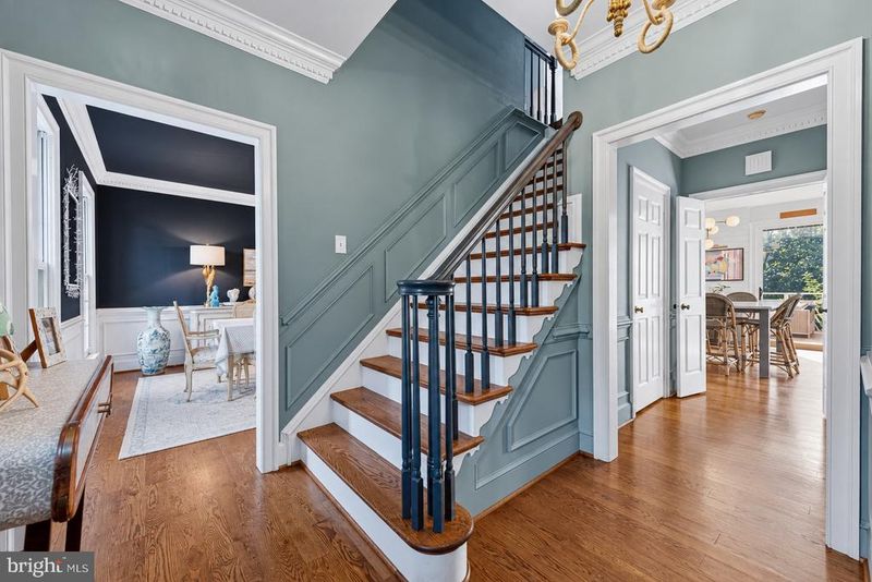 1418 Hague Dr SW, Leesburg, VA 20175