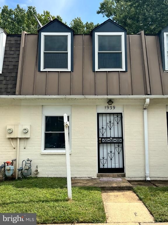 1939 Dutch Village Dr, Hyattsville, MD 20785