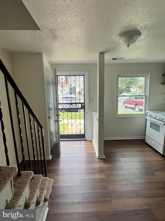 1939 Dutch Village Dr, Hyattsville, MD 20785
