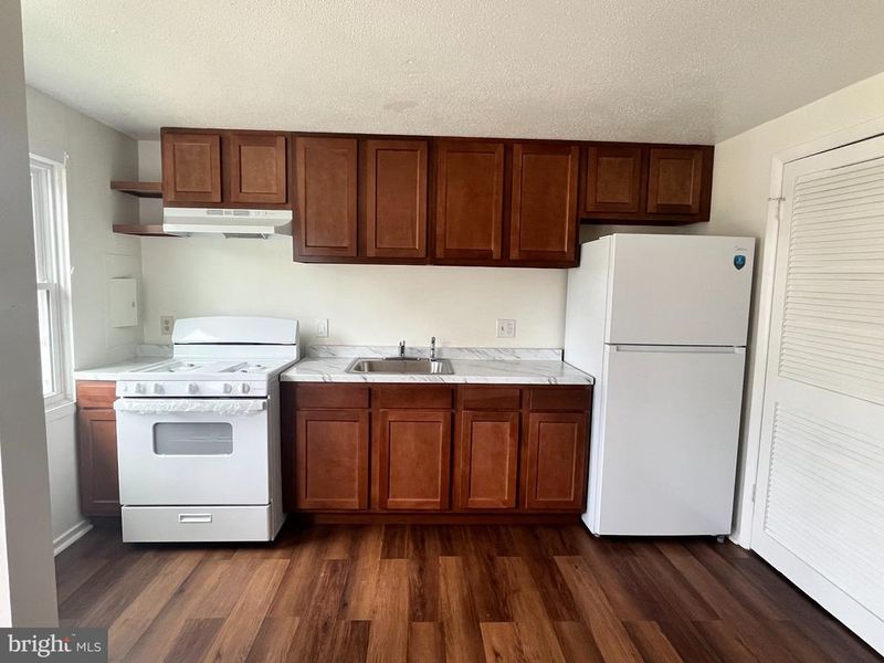 1939 Dutch Village Dr, Hyattsville, MD 20785