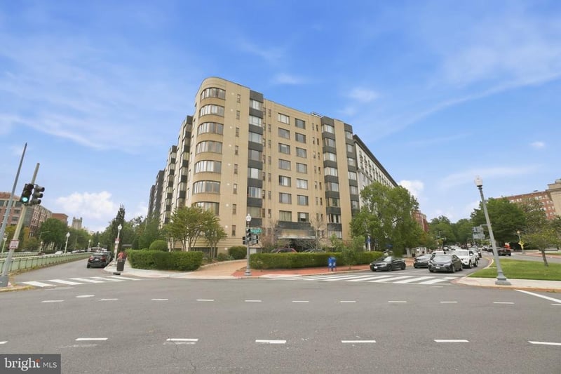1 Scott Cir NW #PH, Washington, DC 20036