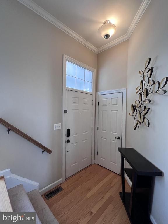 47692 Woolcott Sq, Sterling, VA 20165