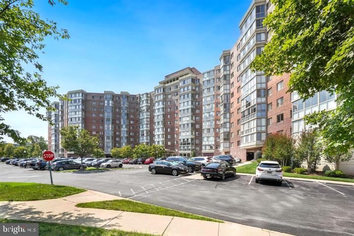 3100 N Leisure World Blvd #219, Silver Spring, MD 20906