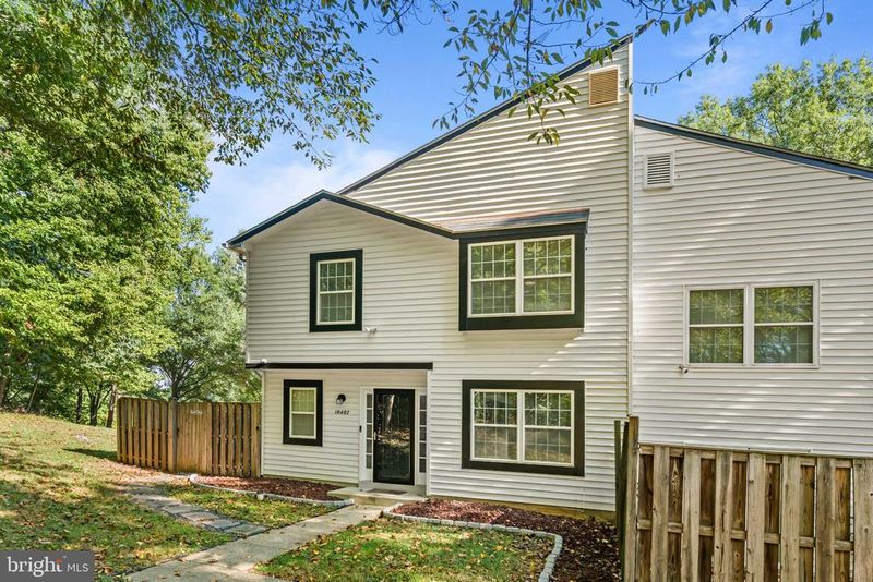 10407 Campus Way S, Upper Marlboro, MD 20774
