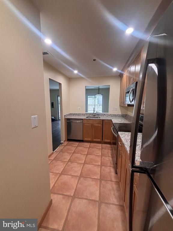 10242 Ridgeline Dr, Montgomery Village, MD 20886