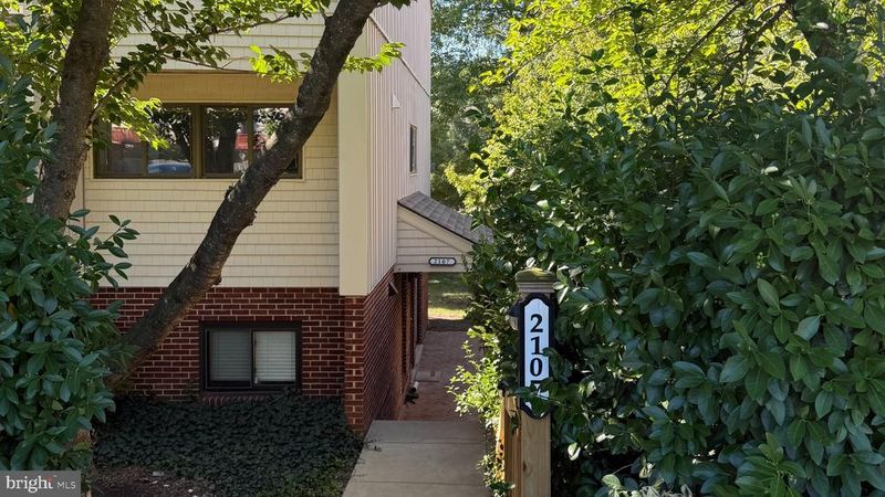 2107 Old Landing Way, Woodbridge, VA 22191