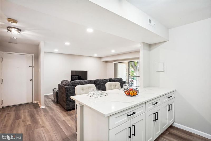 820 Quince Orchard Blvd #102, Gaithersburg, MD 20878