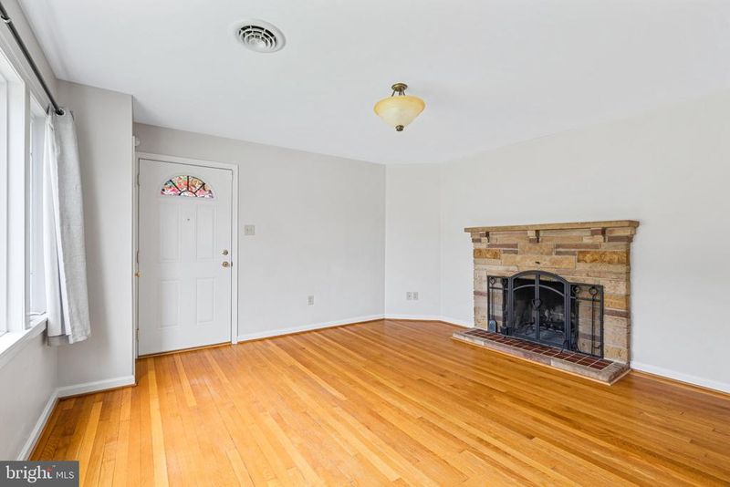708 E Main St, Middletown, MD 21769