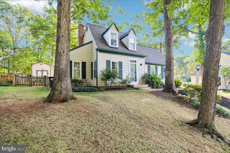 15465 Golf Club Dr, Dumfries, VA 22025