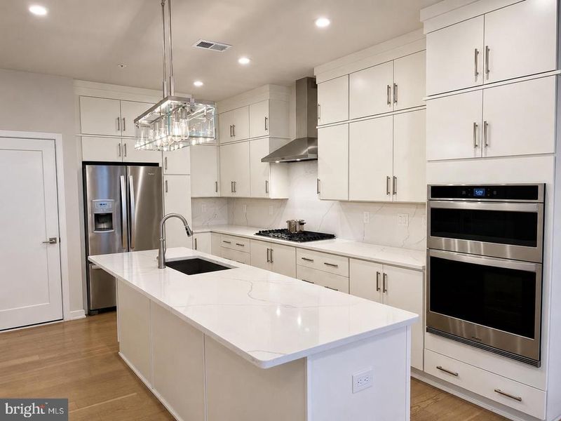 7556 Sawyer Farm Way #1403, Mclean, VA 22102