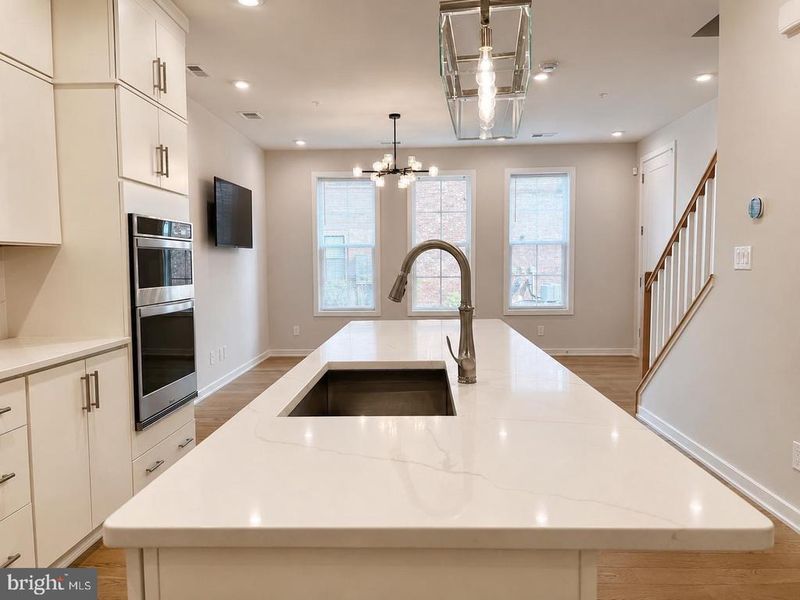 7556 Sawyer Farm Way #1403, Mclean, VA 22102