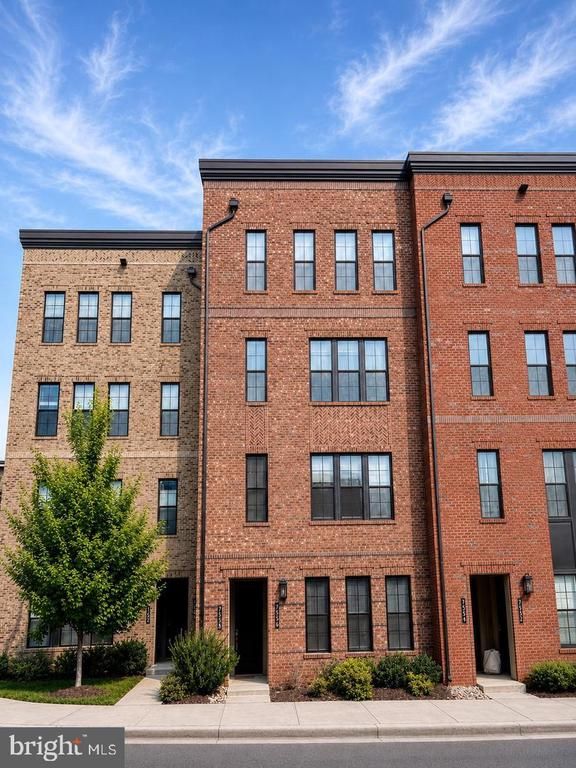 7556 Sawyer Farm Way #1403, Mclean, VA 22102