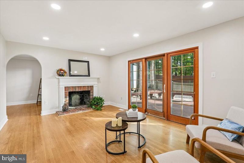 15465 Golf Club Dr, Dumfries, VA 22025