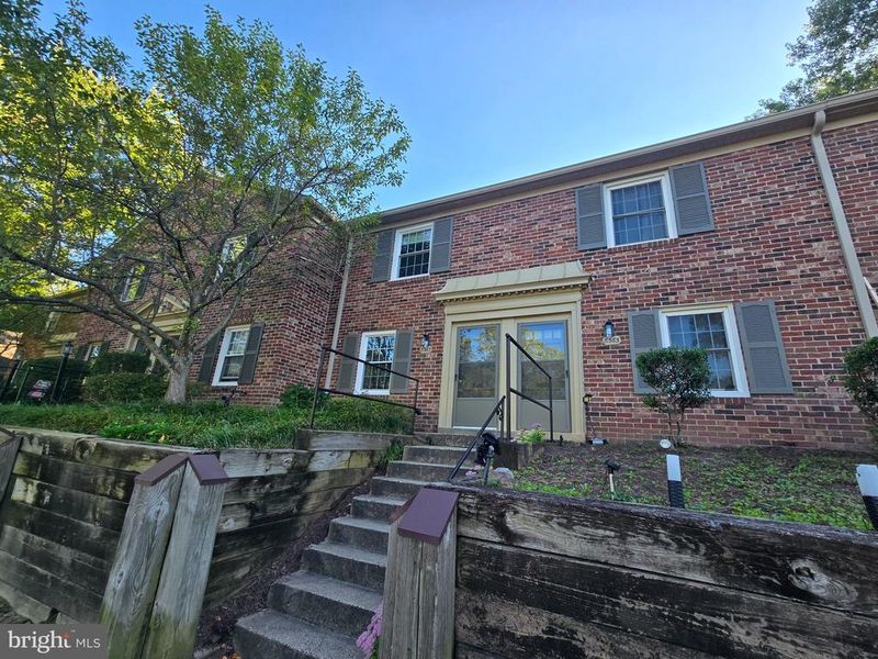 8363 Dunham Ct #611, Springfield, VA 22152