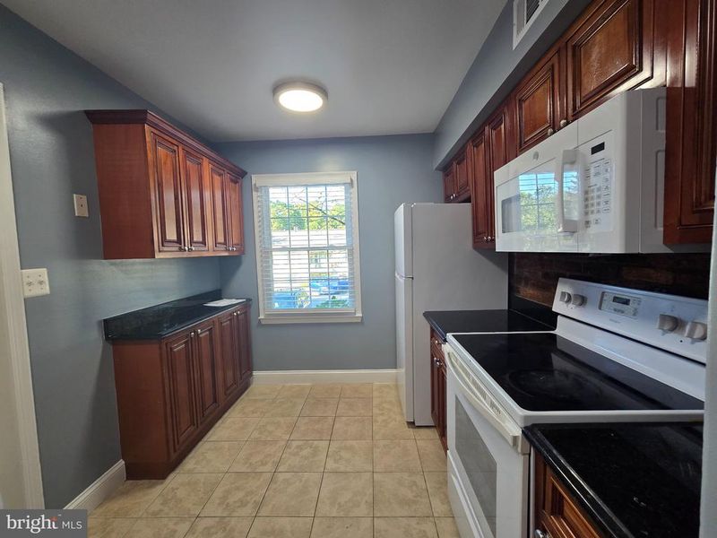 8363 Dunham Ct #611, Springfield, VA 22152