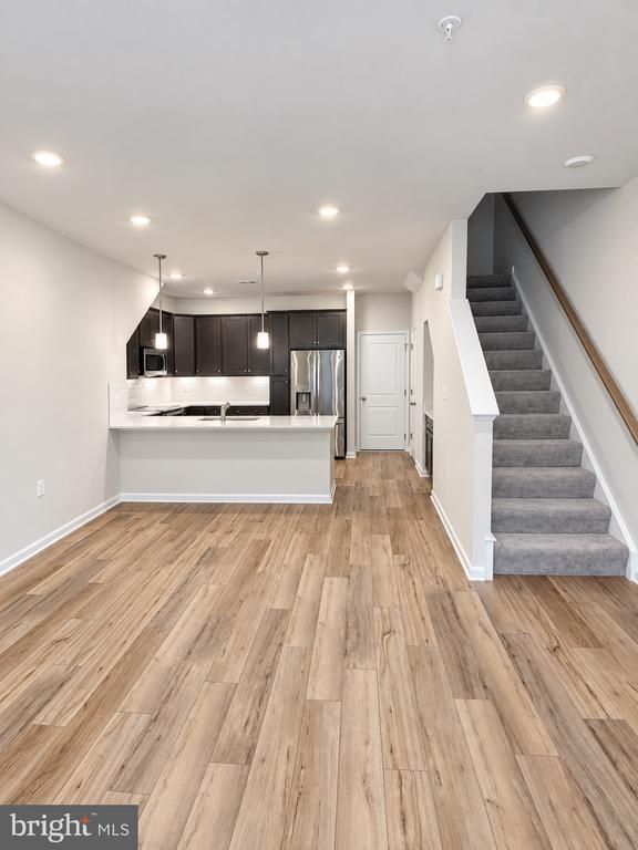 42639 Darala Dr, Ashburn, VA 20147