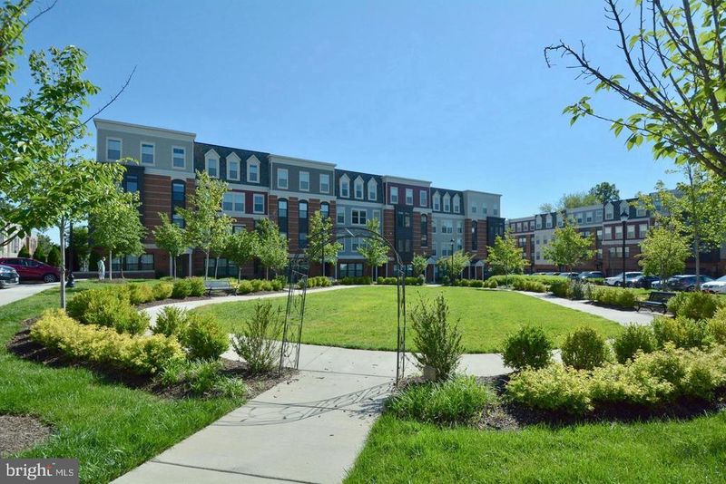3989 Norton Pl #104, Fairfax, VA 22030