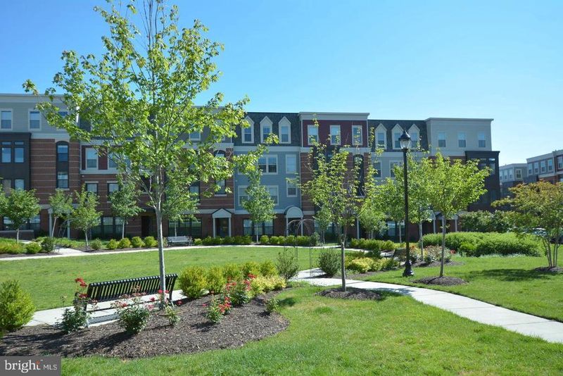 3989 Norton Pl #104, Fairfax, VA 22030