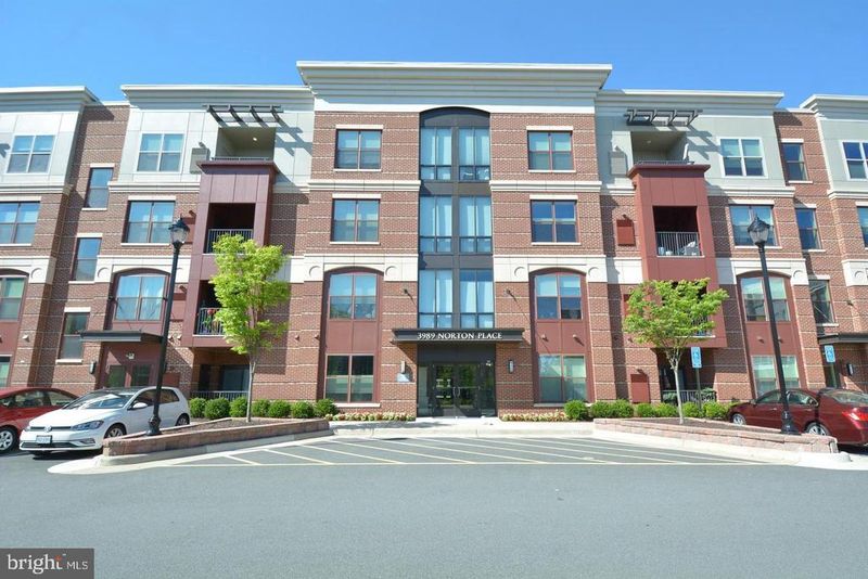 3989 Norton Pl #104, Fairfax, VA 22030
