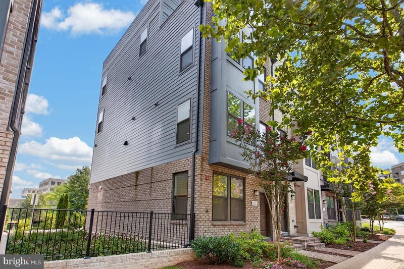 1531 Piccard Dr, Rockville, MD 20850