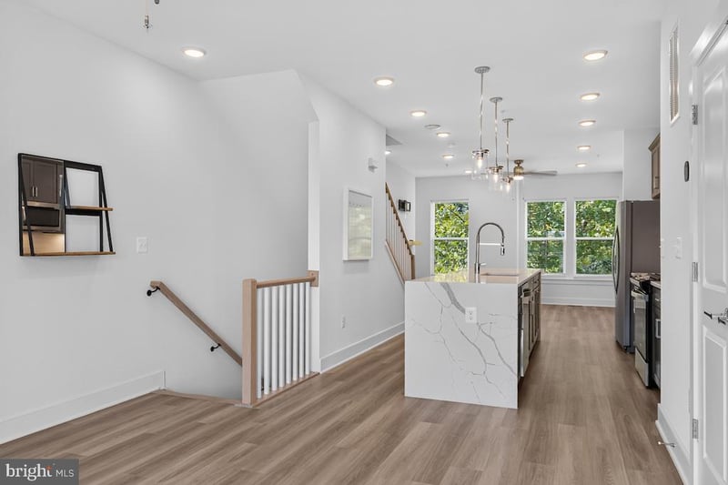 1531 Piccard Dr, Rockville, MD 20850