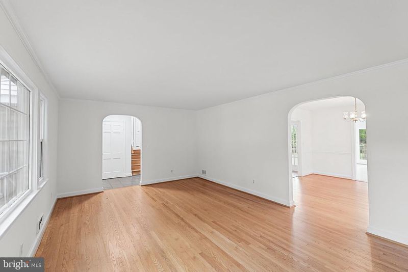 5625 Ogden Rd, Bethesda, MD 20816