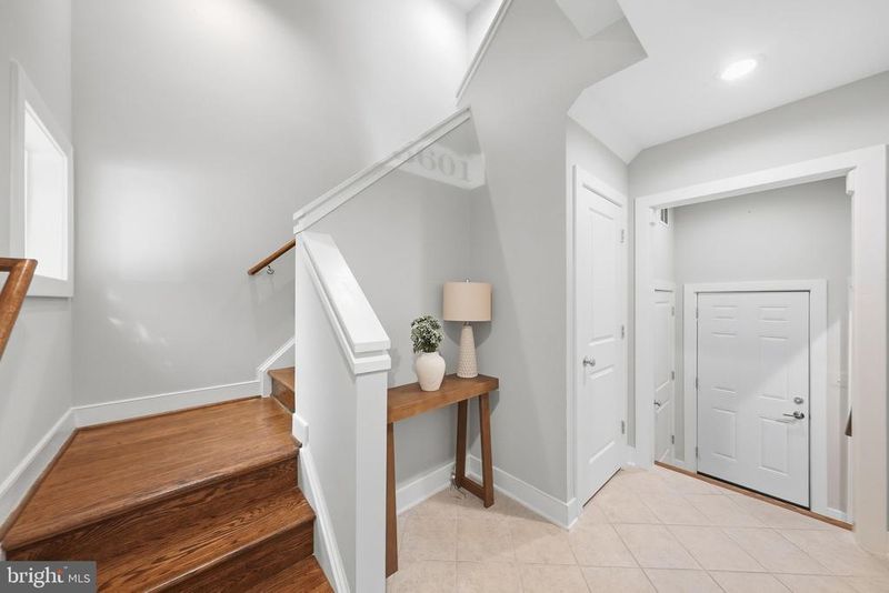 5601 Lustine St, Hyattsville, MD 20781