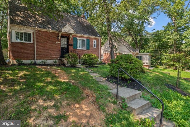 8216 Roanoke Ave, Takoma Park, MD 20912
