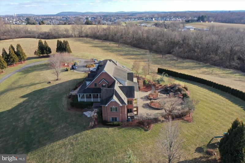 555 E Mountain Rd, Knoxville, MD 21758