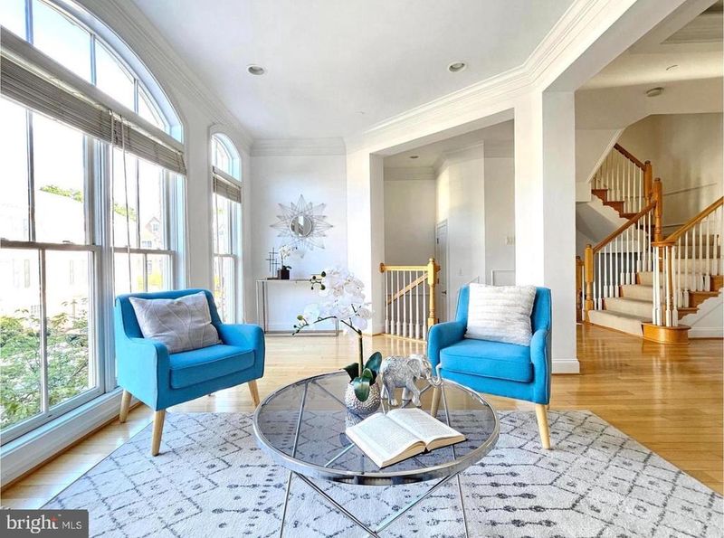 1552 Red Twig Ln, Mclean, VA 22101