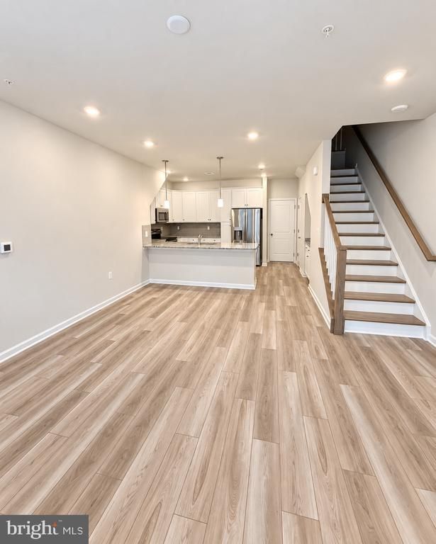 42635 Darala Dr, Ashburn, VA 20147