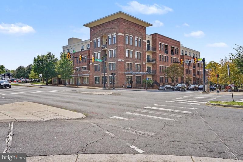 181 E Reed Ave #109, Alexandria, VA 22305