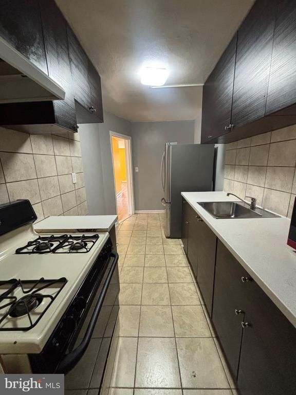 3204 SE 28th St SE #4, Washington, DC 20020