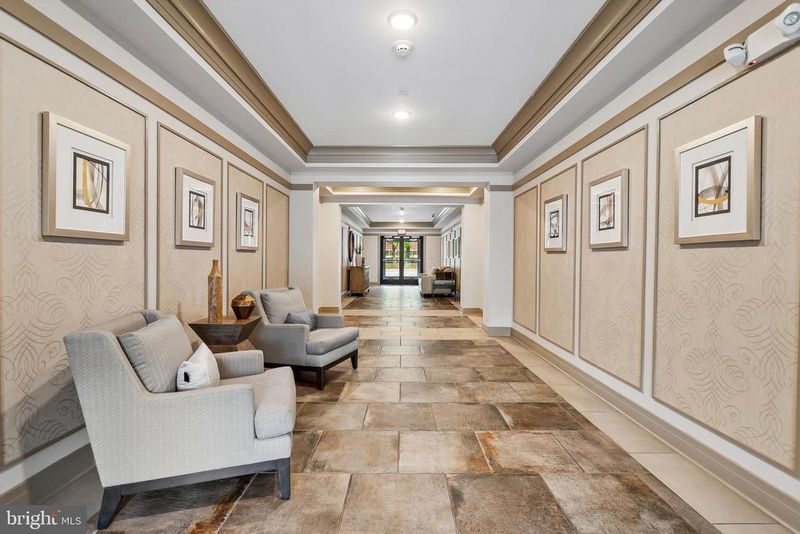 3989 Norton Pl #402, Fairfax, VA 22030