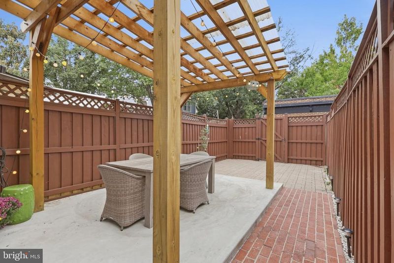 517 N Alfred St, Alexandria, VA 22314