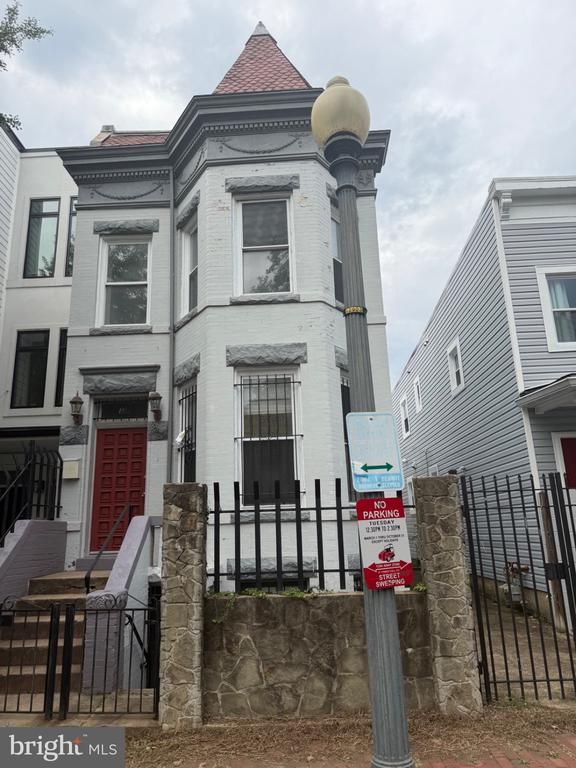 739 Morton St NW, Washington, DC 20010
