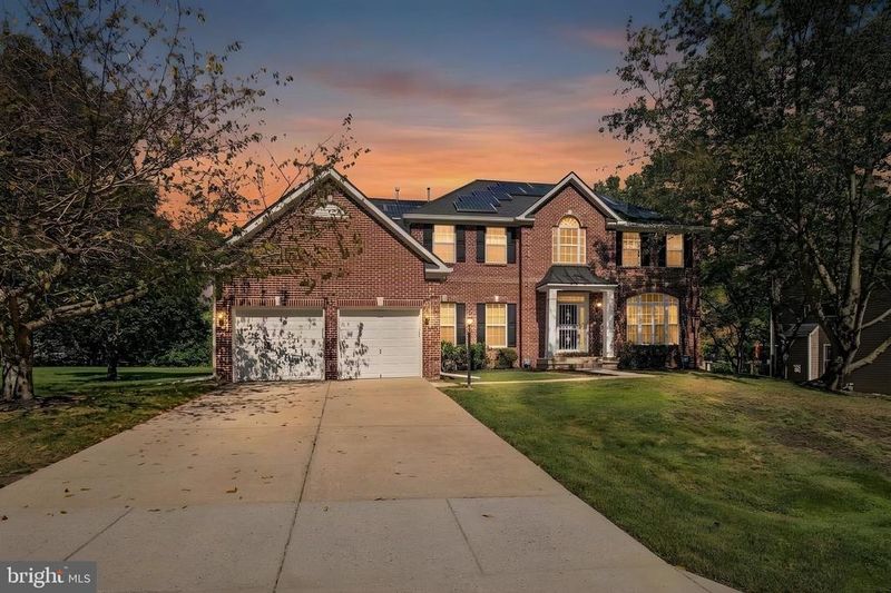 13908 Mary Ann Dr, Upper Marlboro, MD 20774