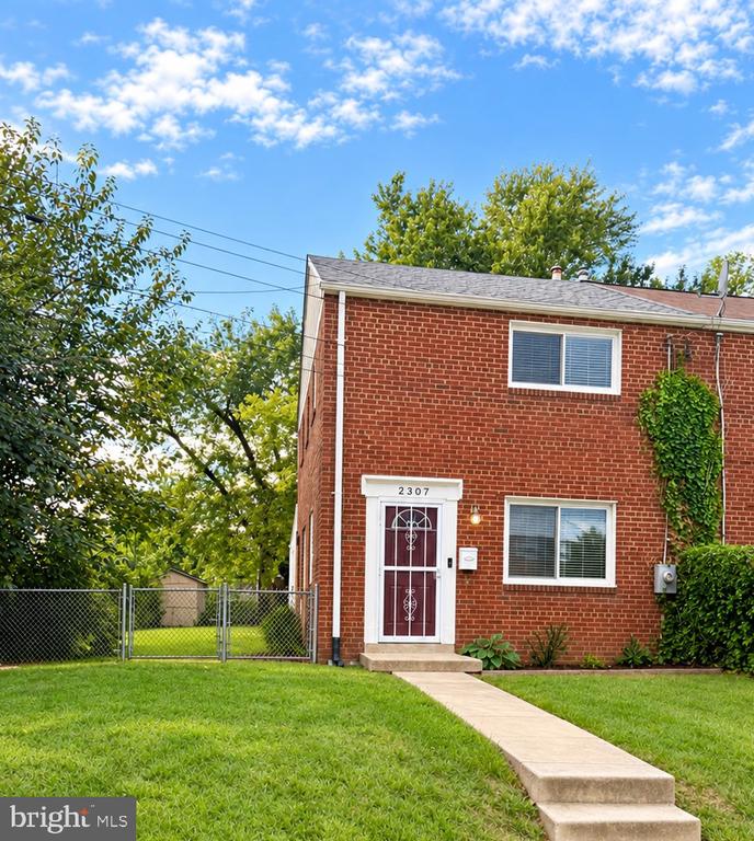 2307 Wyngate Rd, Suitland, MD 20746